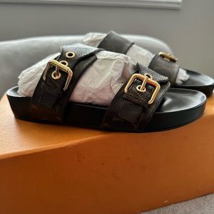 Louis Vuitton bom dia flat mule